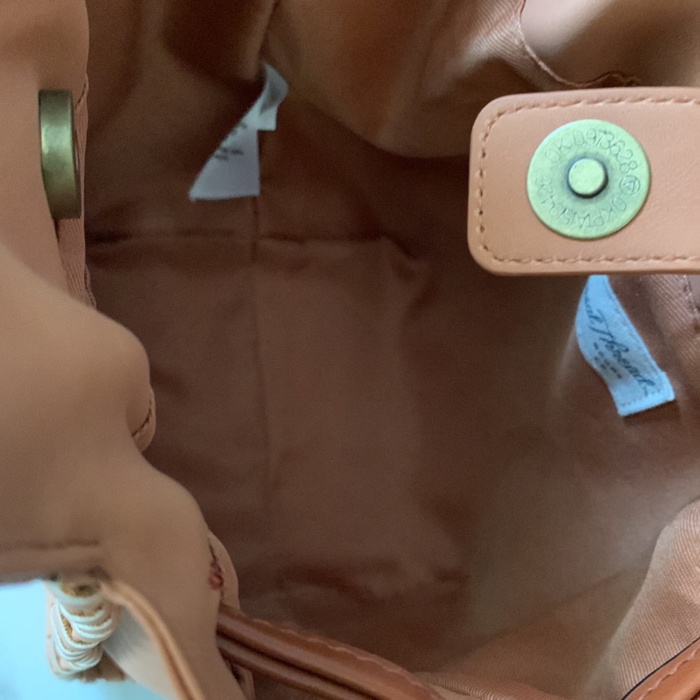 Universal Thread Drawstring Crossbody Bag - Picture 15 of 15